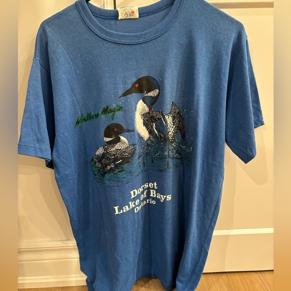 Vintage Lake of Bays Tshirt - Graphics in Perfect Conditions - Picture 2 of 4
